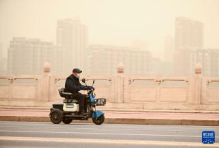 宁夏多地出现沙尘暴天气