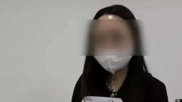 女子急赶高铁打车