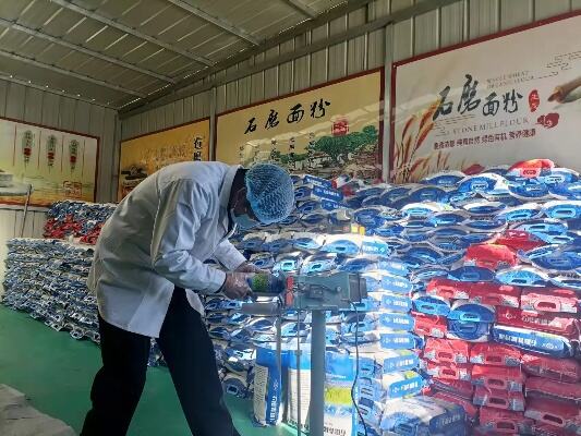 多地探索加大对乡村剧团扶持力度