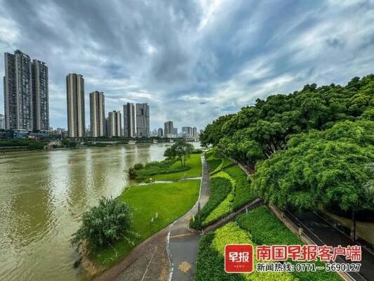 广西多地遭暴雨袭击