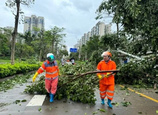 海口环卫工人捡到30万元后续