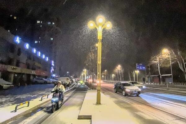 银川迎来今冬初雪