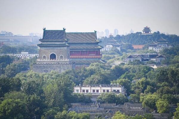 正能量映照欣欣向荣的中国