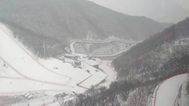 北京延庆区迎立春后初雪