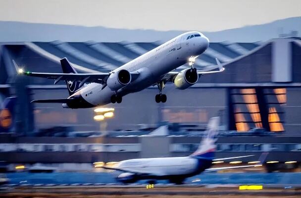 德国汉莎航空客机紧急迫降